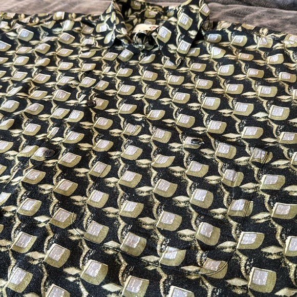 Men’s button up short sleeve dress shirt. Two shirts - Picture 6 of 8